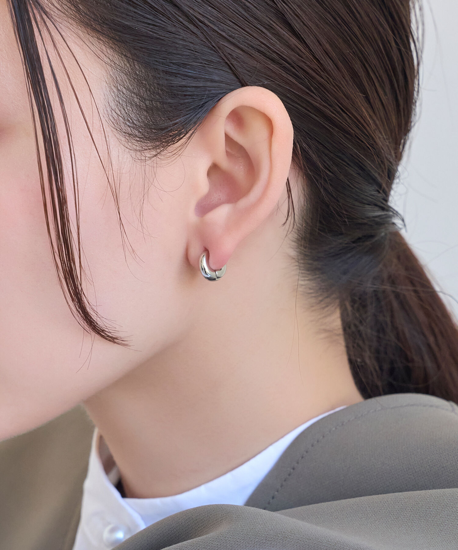 Phoebe「【金属アレルギー対応】シンプルフープスナップイヤリング　シルバー」|イヤリング|