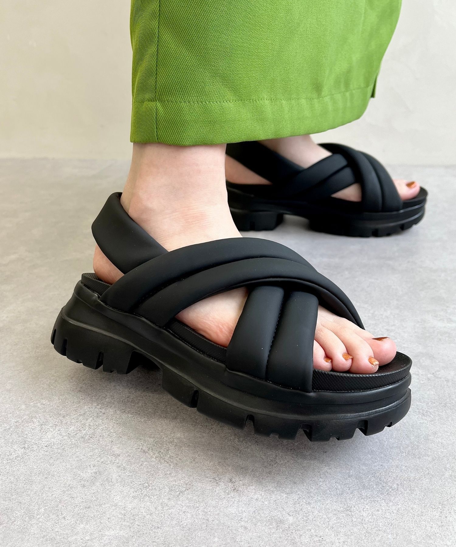 ORiental TRaffic「【トレンド】●2025春夏新作●クロスベルト厚底サンダル/51201 サンダル 厚底 人気 売れてる」|サンダル|BLACK