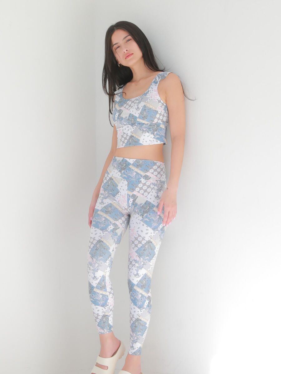 ALBOVE「エスニックパッチワーク柄フリルショルダーブラ」|ビキニトップス|