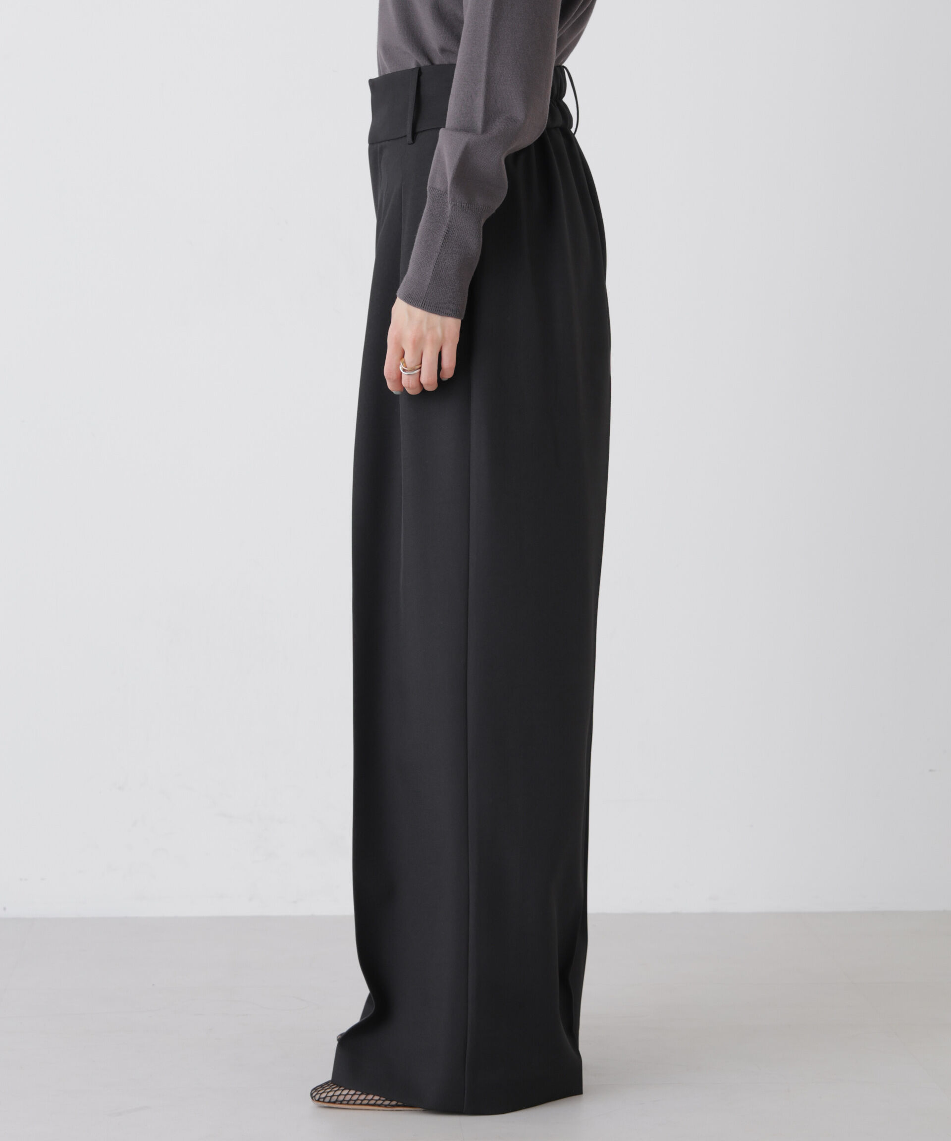 nano･universe「ハイウエストツータックワイドパンツ」|チノ|