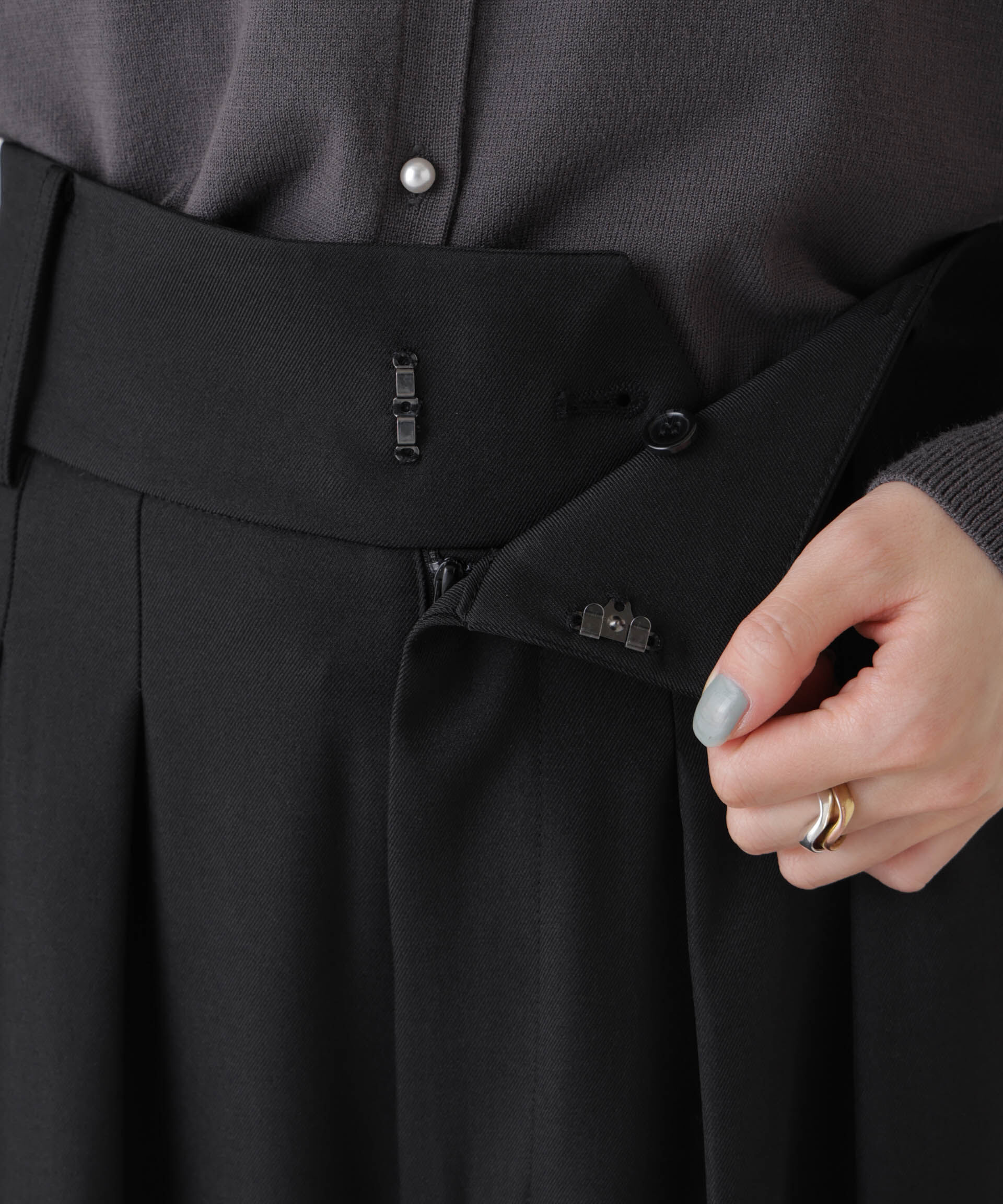 nano･universe「ハイウエストツータックワイドパンツ」|チノ|