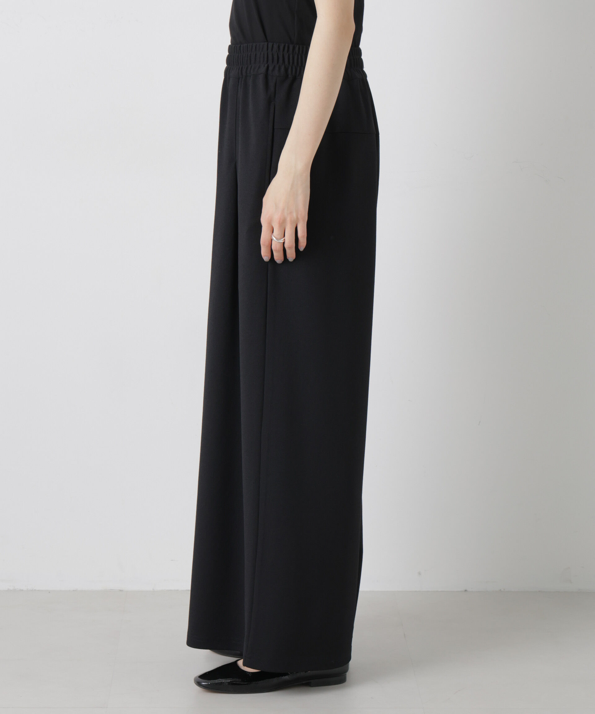 nano･universe「タックワイドカットジョーゼットパンツ」|チノ|