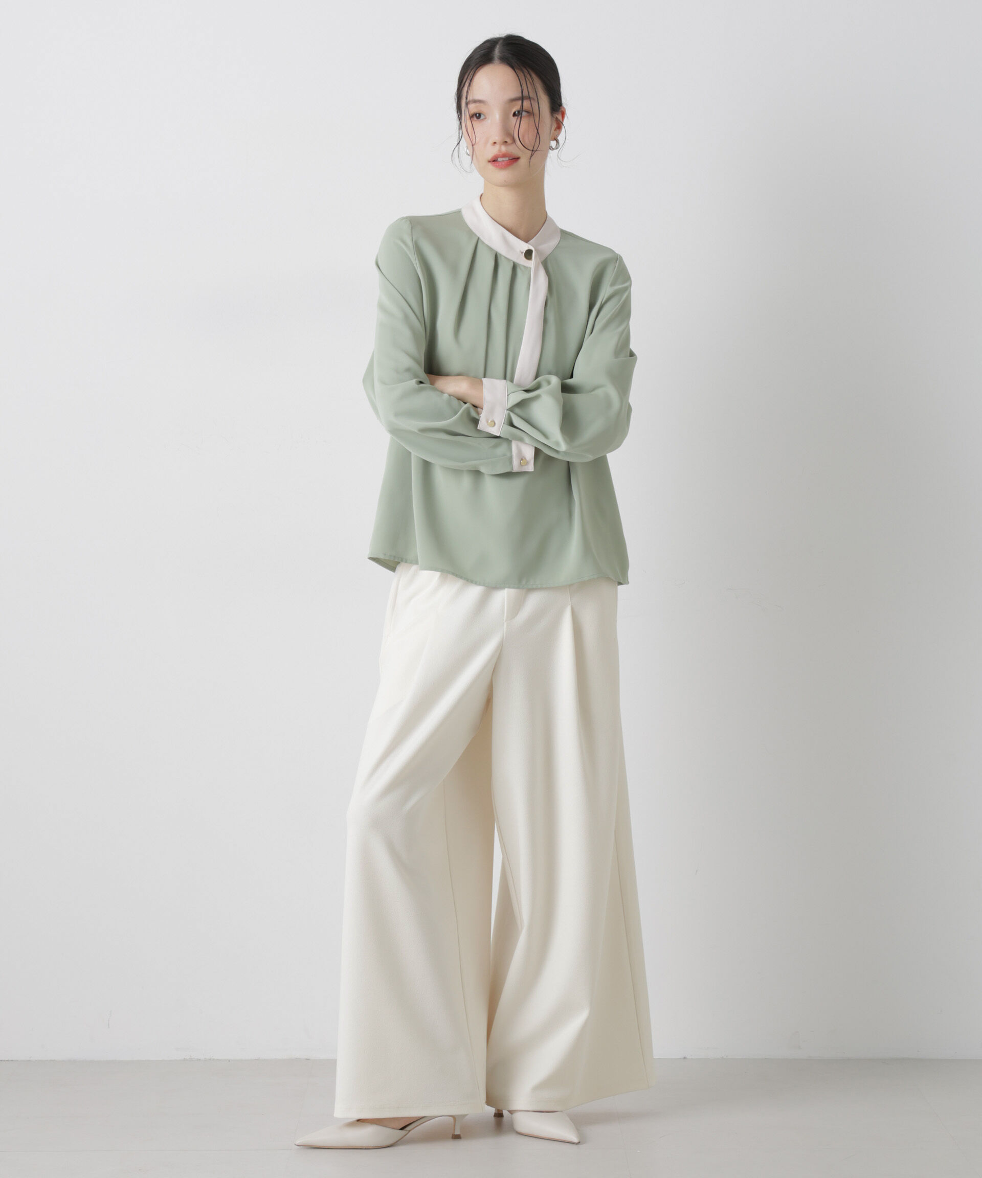 nano･universe「タックワイドカットジョーゼットパンツ」|チノ|