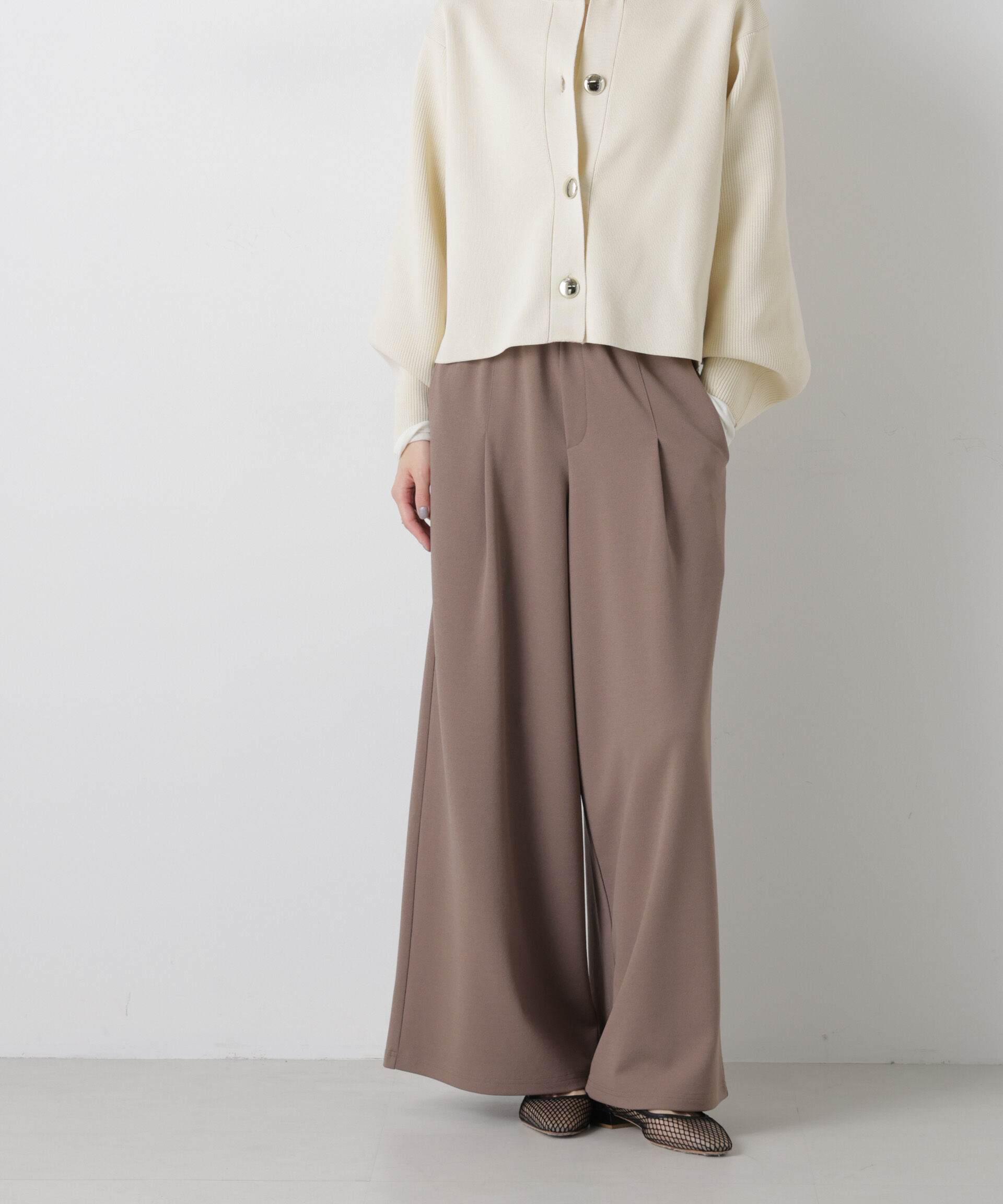 nano･universe「タックワイドカットジョーゼットパンツ」|チノ|モカベージュ7