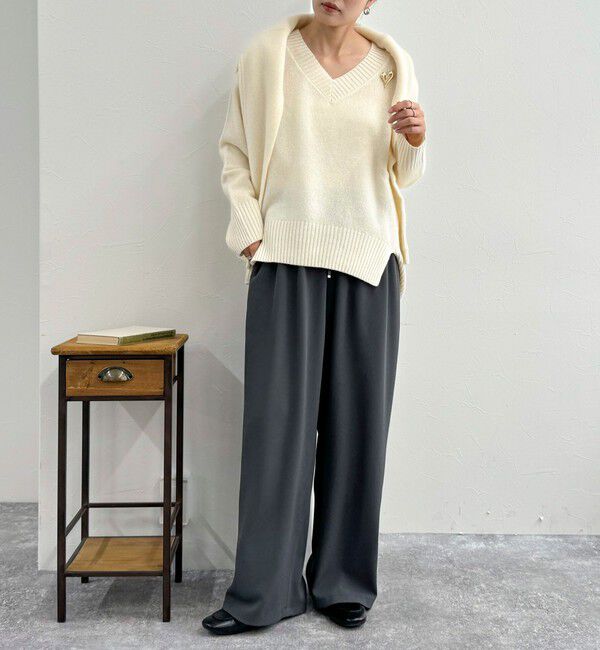 fredy emue「CASHMILE WOOL Vネックプルオーバー（ブローチ付き）」|ニット・セーター|