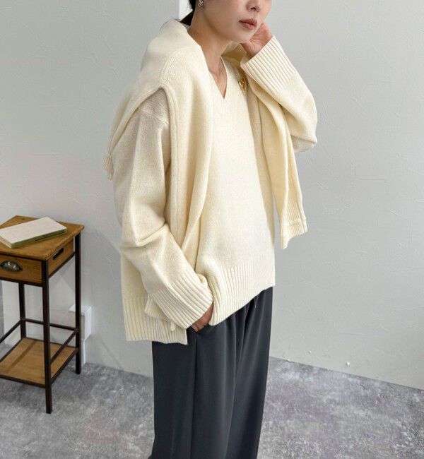 fredy emue「CASHMILE WOOL Vネックプルオーバー（ブローチ付き）」|ニット・セーター|