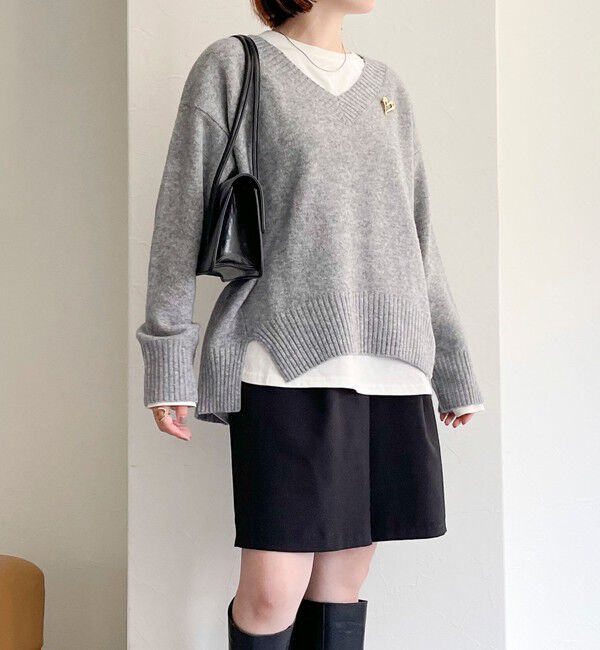 fredy emue「CASHMILE WOOL Vネックプルオーバー（ブローチ付き）」|ニット・セーター|