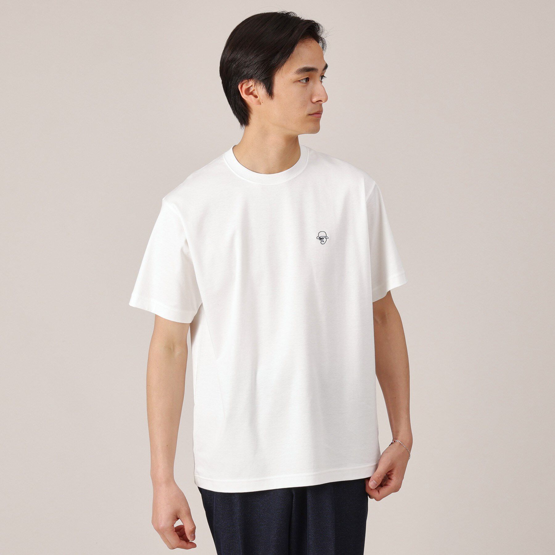 TAKEO KIKUCHI「ワンポイント カラー刺繍 Tシャツ」|Tシャツ・カットソー|ホワイト(001)