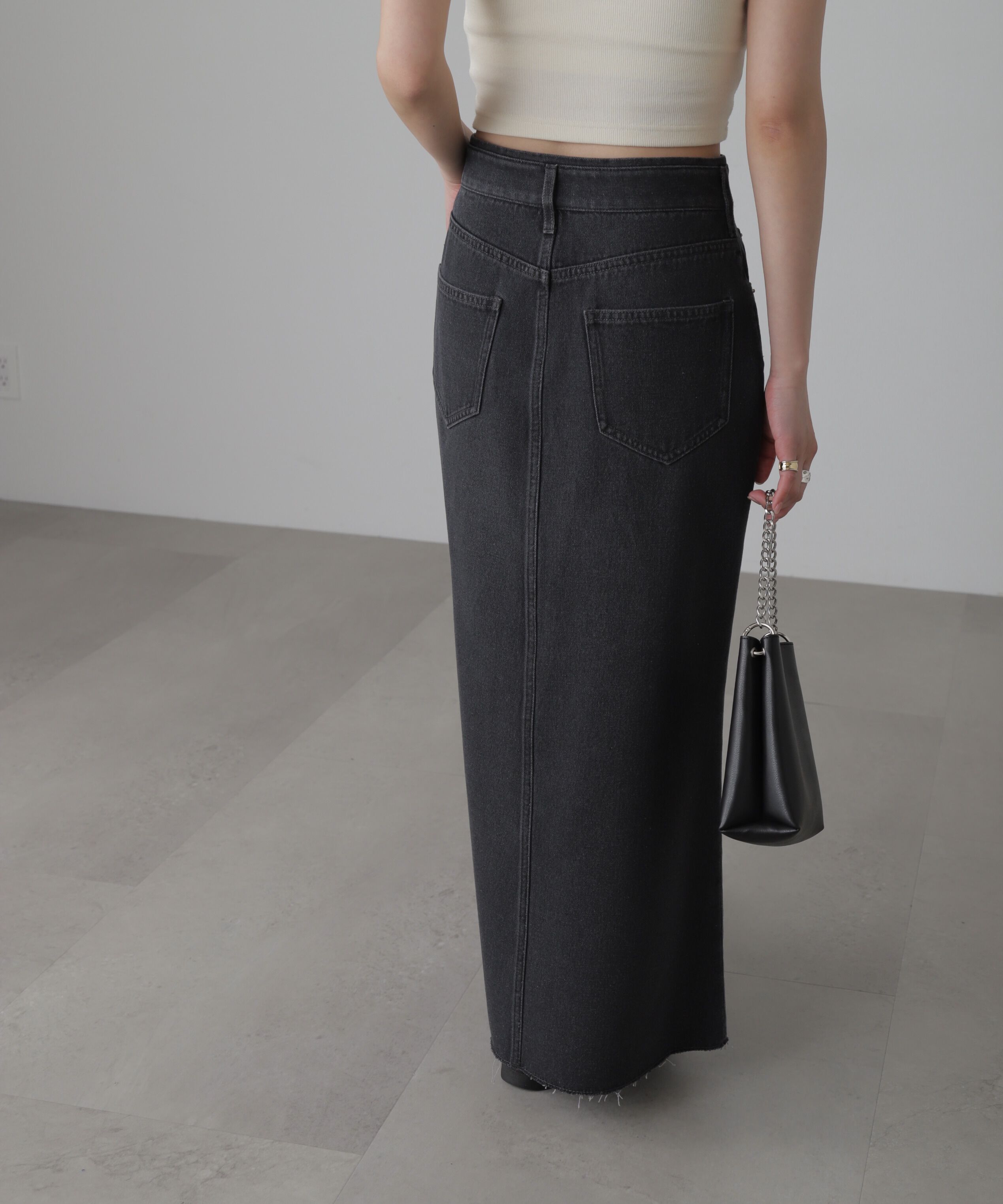  「フロントスリットナローデニムスカート」|スカート|