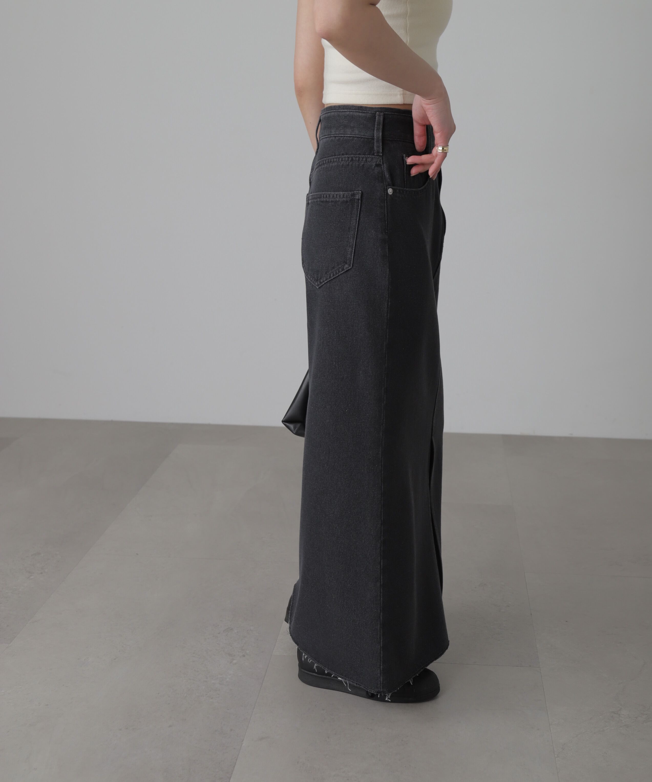  「フロントスリットナローデニムスカート」|スカート|