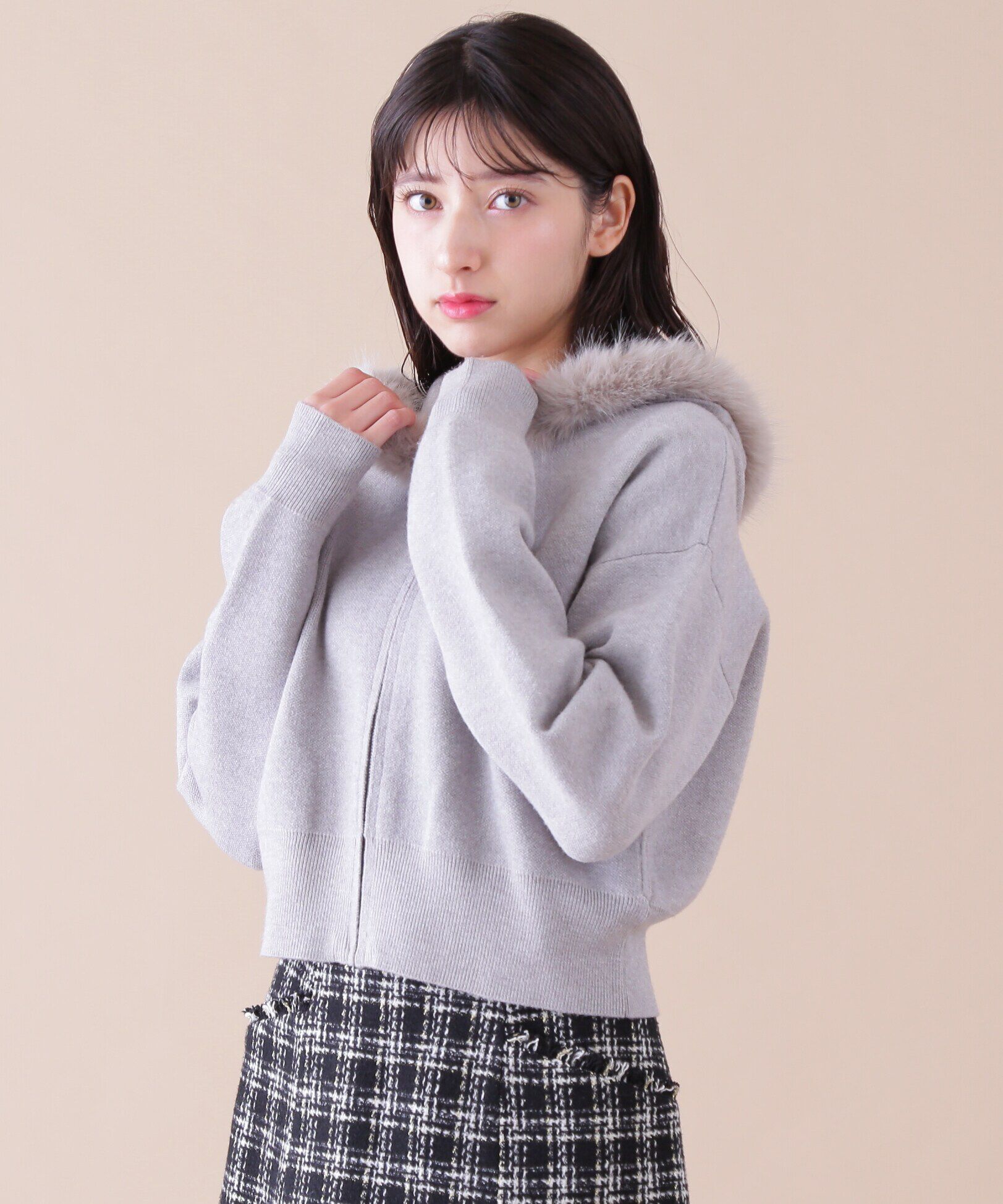 「ボリュームフェイクファーニットパーカー」|ニット・セーター|グレー