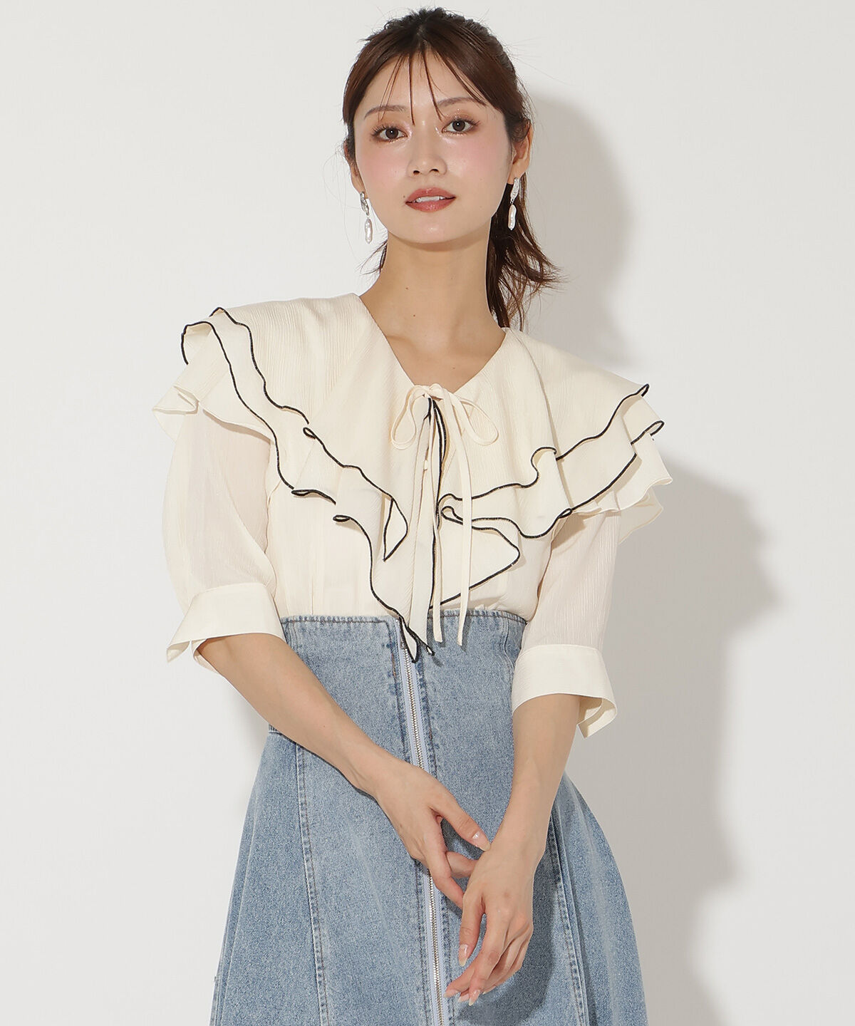 アンドクチュール「ラッフルハーフスリーブブラウス」|シャツ・ブラウス|