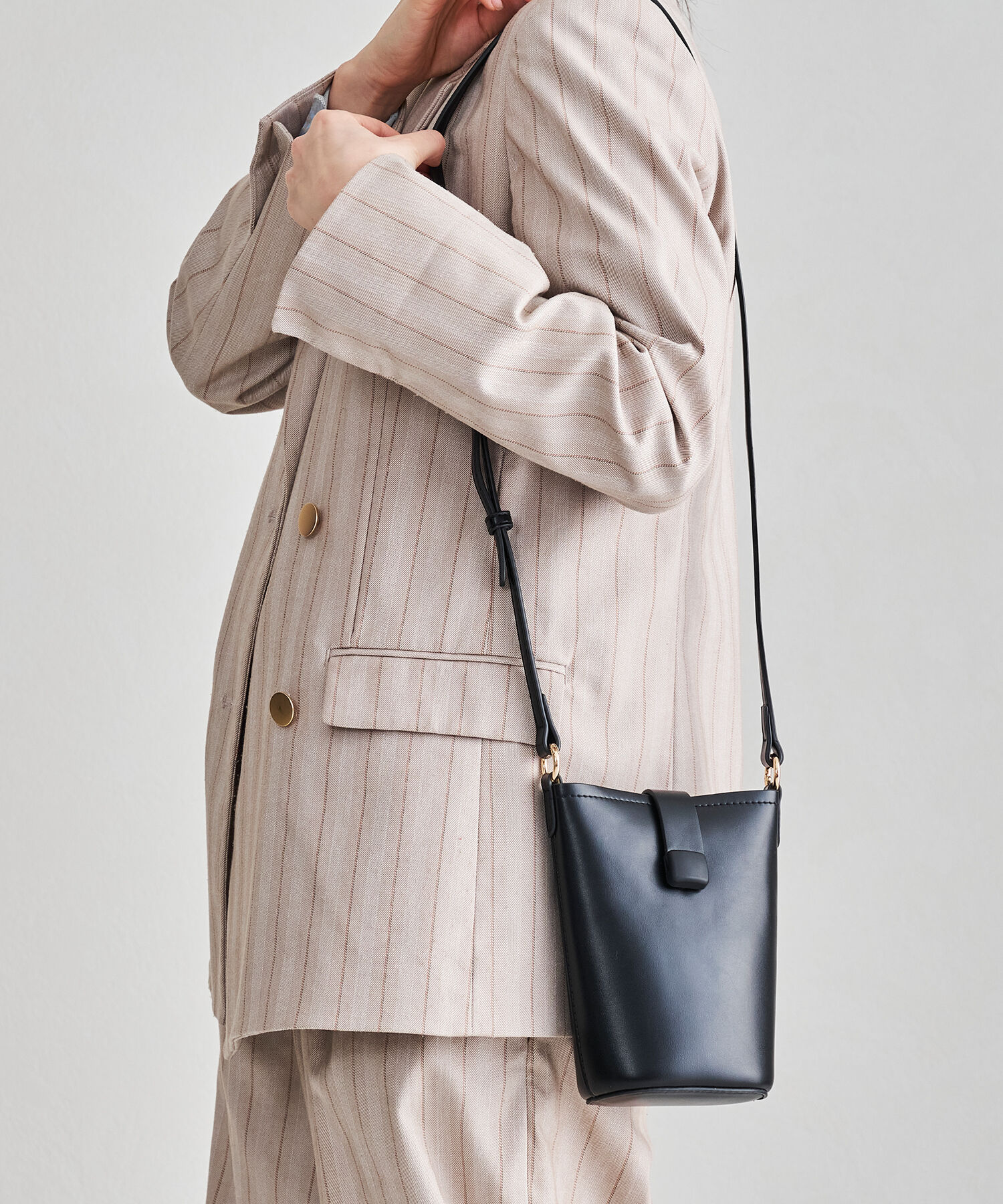 ORiental TRaffic「【BAG】フラップ付きショルダーポーチ/BA-231 ポーチ バッグ　普段使い お出掛け 旅行 カジュアル」|ショルダー・メッセンジャー|