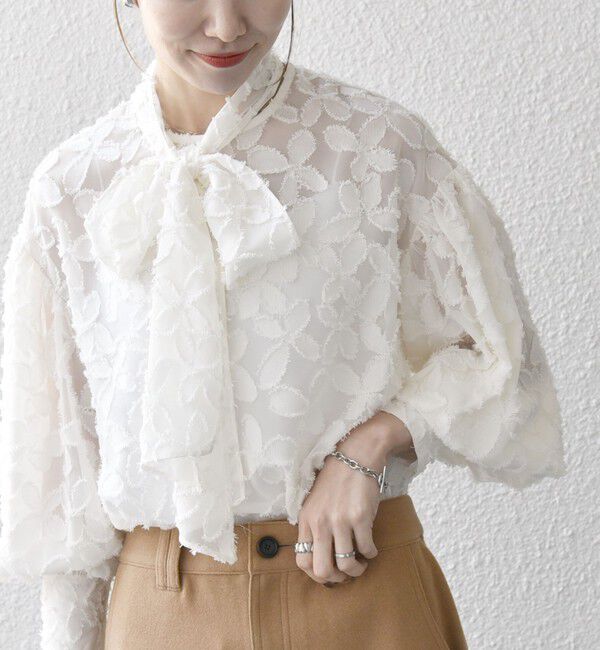 SHIPS any「SHIPS any:〈手洗い可能〉シアー フラワー ジャカード ボウタイ ブラウス」|シャツ・ブラウス|