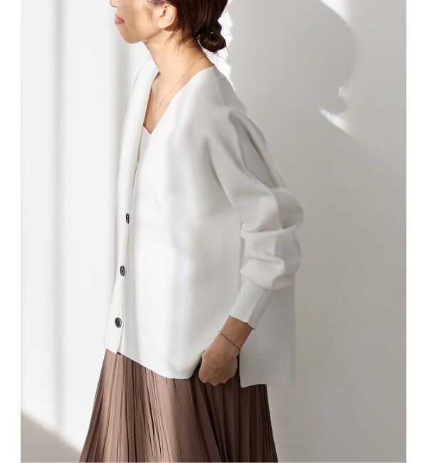 IENA「《追加予約》ファインコットンスムースVネックカーディガン」|カーディガン|ホワイト