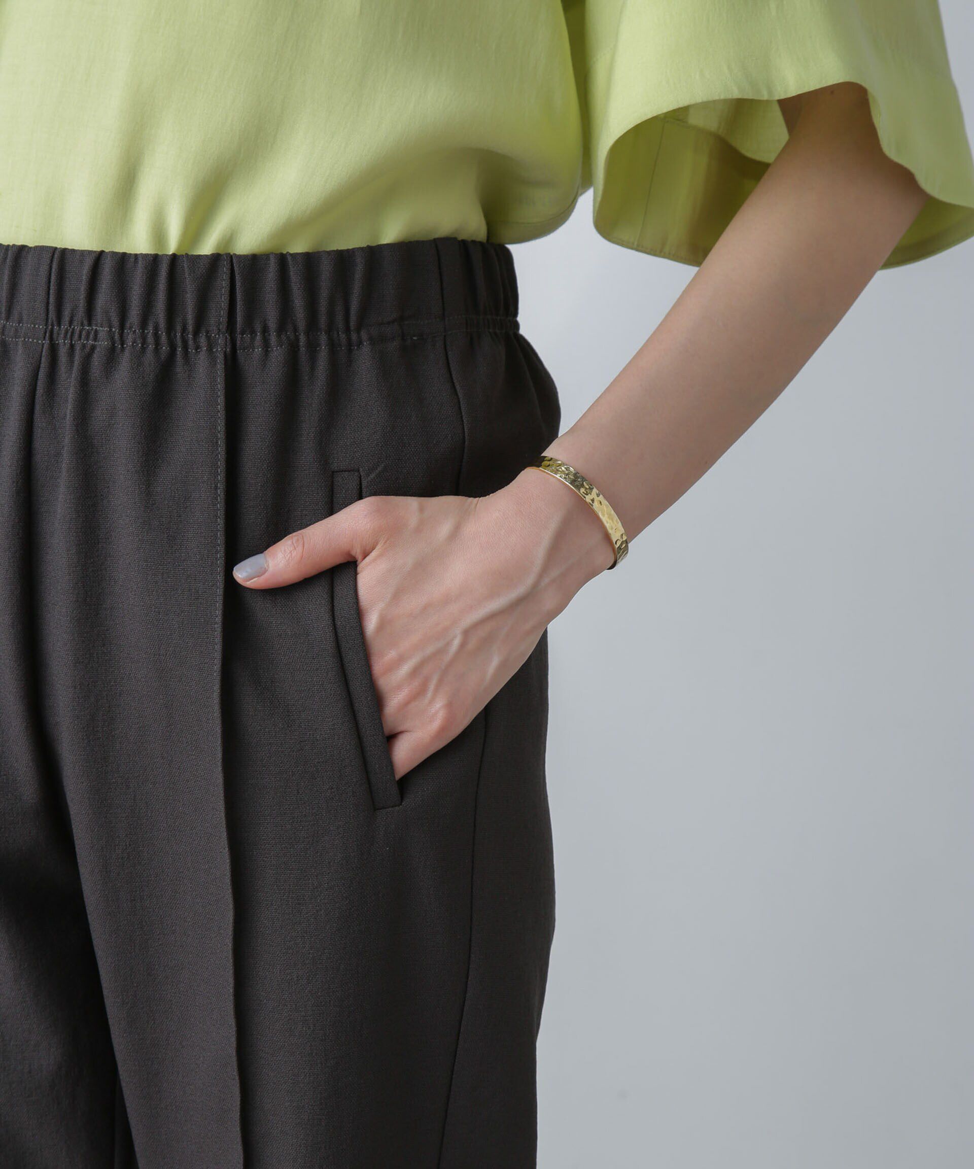 nano･universe「バックスリットトラックパンツ」|チノ|