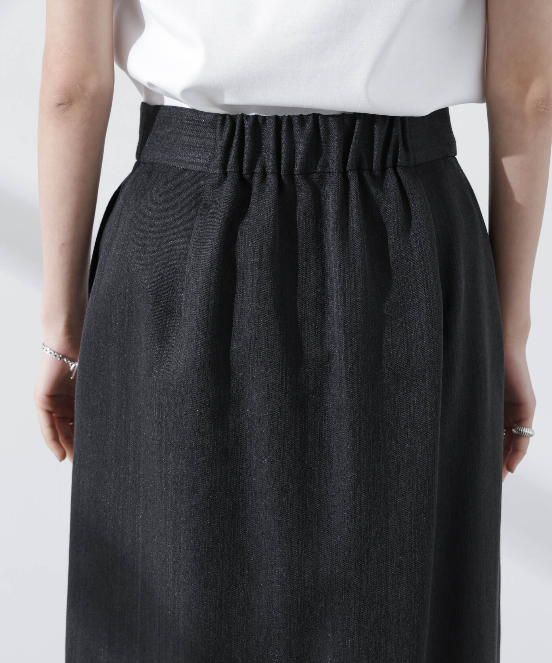 nano･universe「メタリックフロントZIPスリットタイトスカート」|スカート|