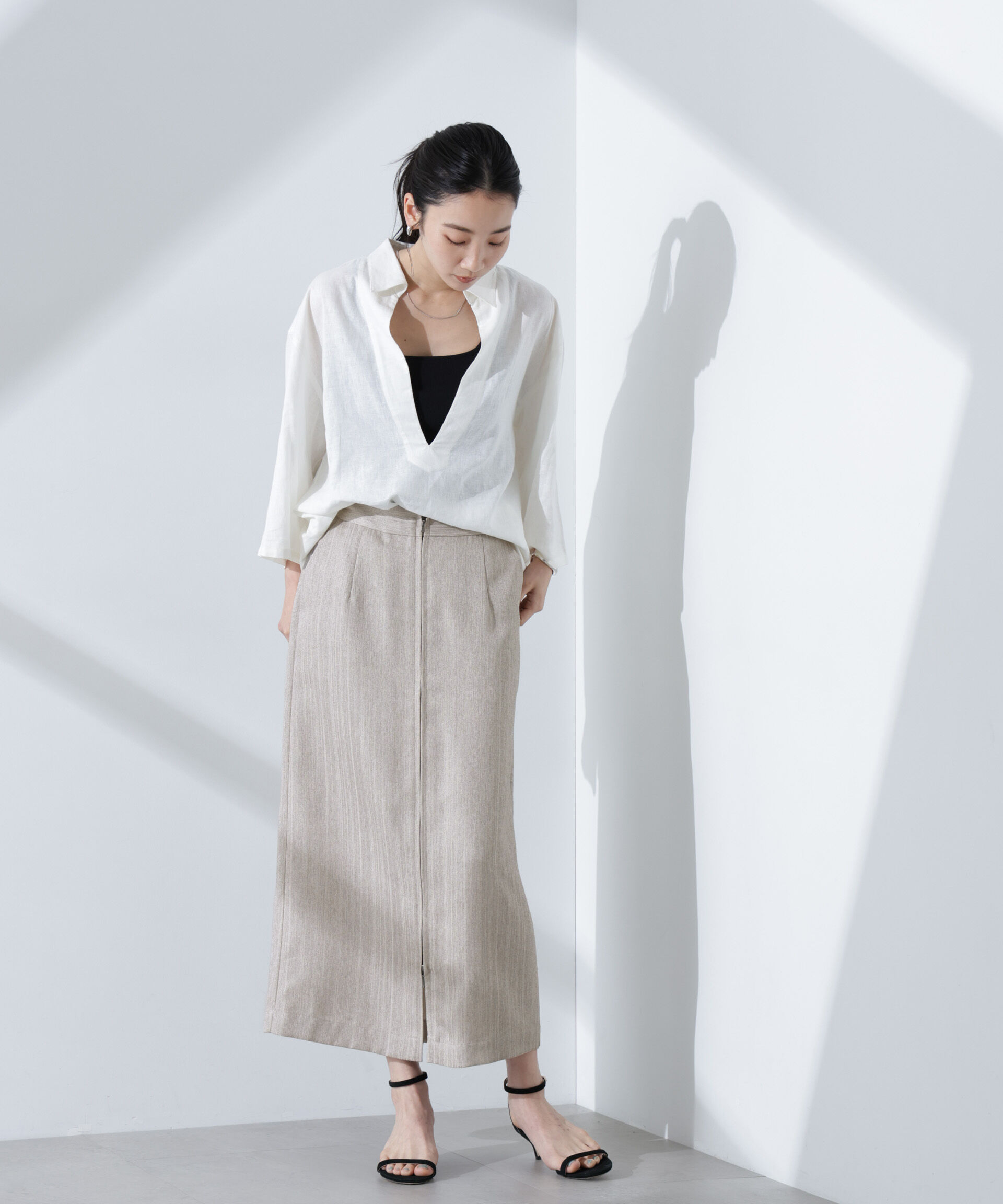 nano･universe「メタリックフロントZIPスリットタイトスカート」|スカート|