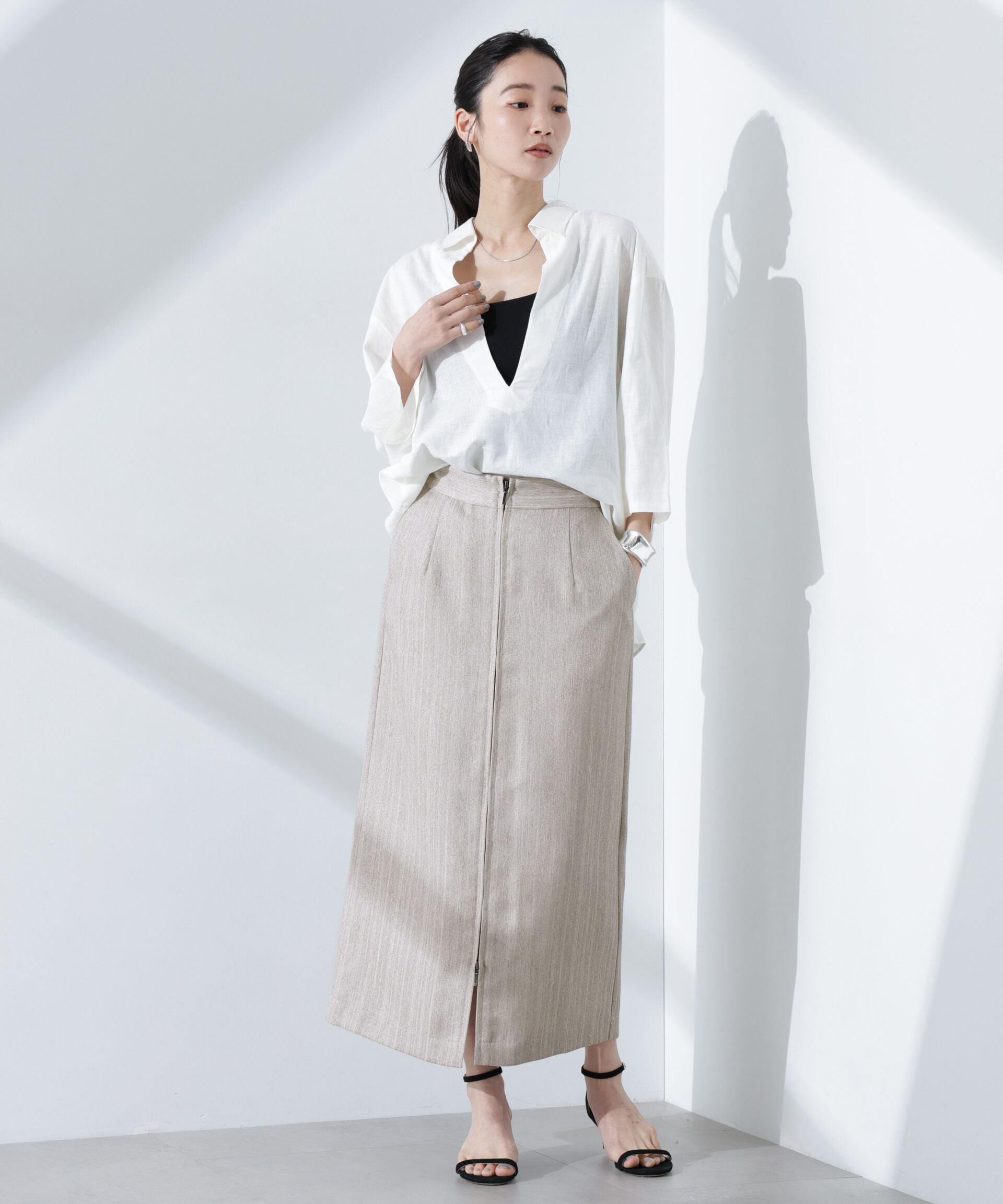 nano･universe「メタリックフロントZIPスリットタイトスカート」|スカート|