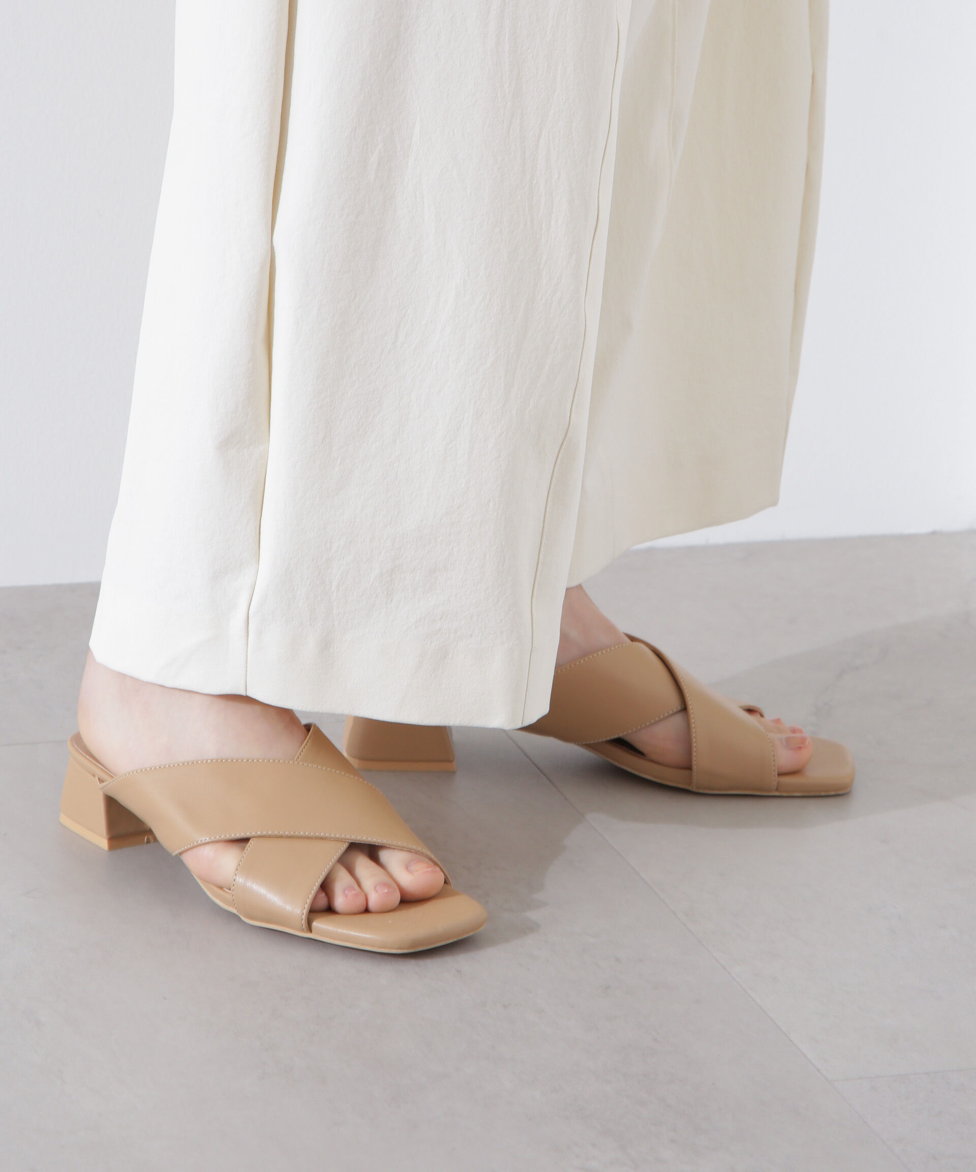 nano･universe「太ヒールクロスデザインサンダル」|サンダル|ベージュ