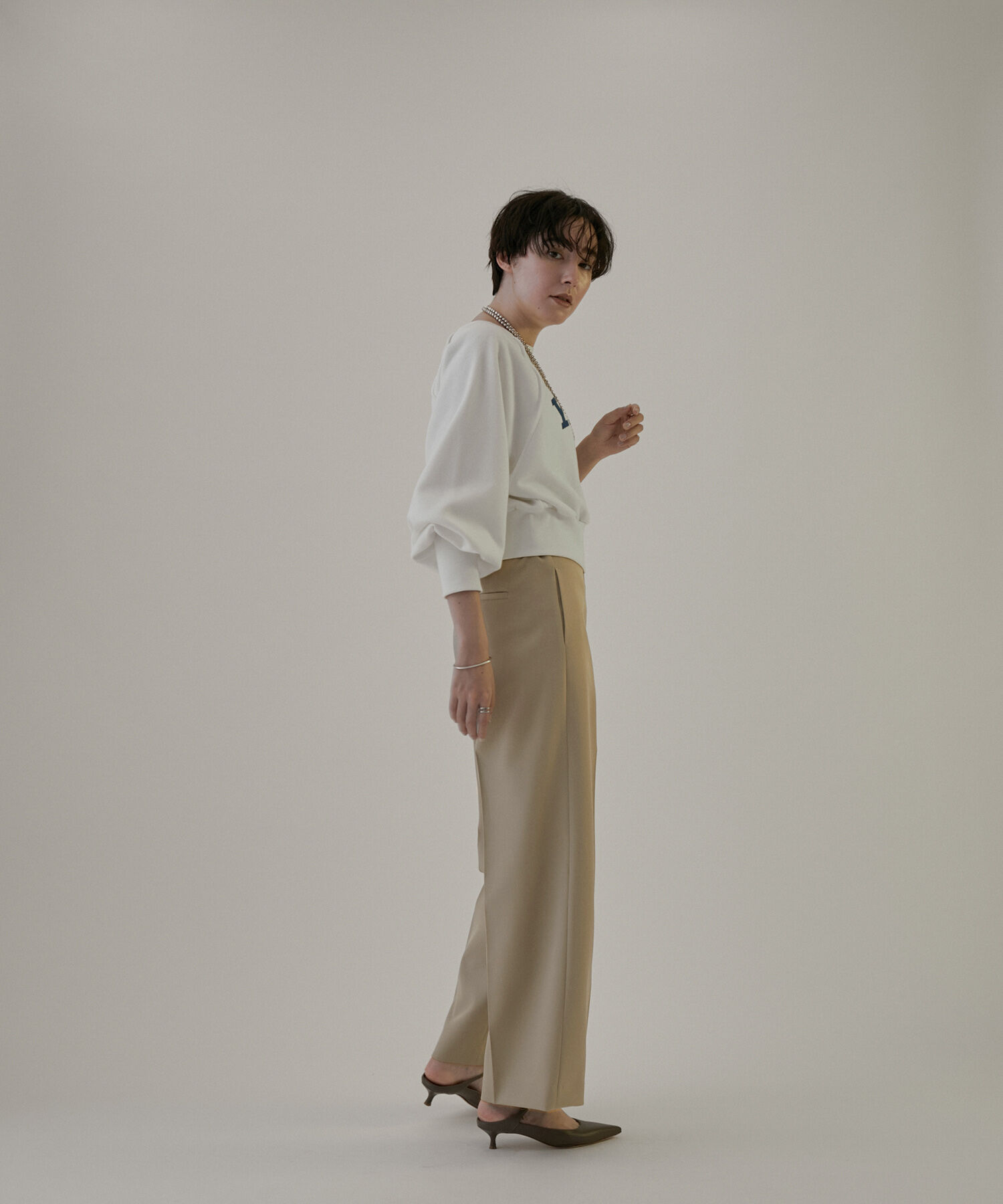 SALON adam et rope'「エコツイルスタイルアップワイドパンツ【洗える】」|チノ|