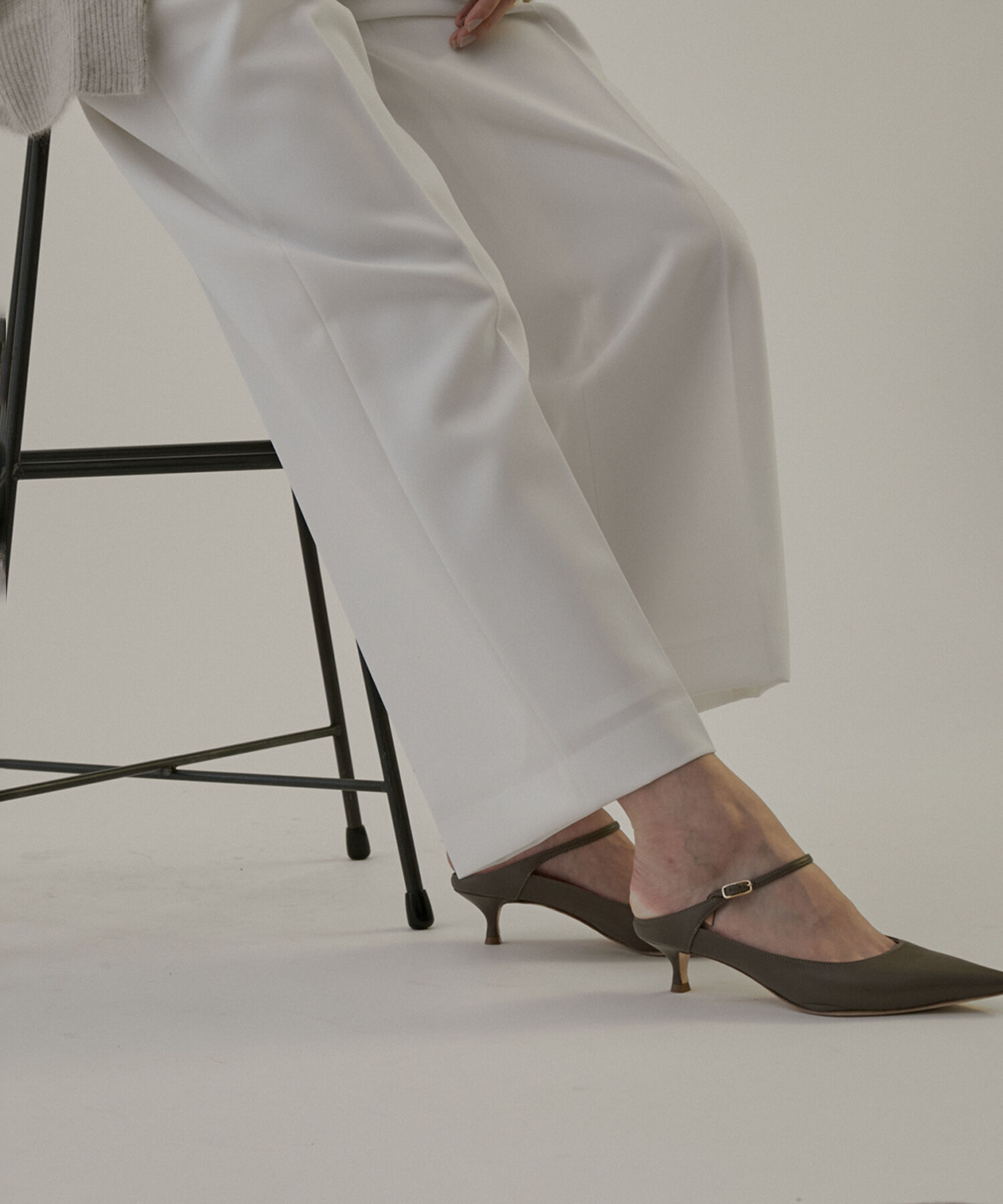 SALON adam et rope'「エコツイルスタイルアップワイドパンツ【洗える】」|チノ|