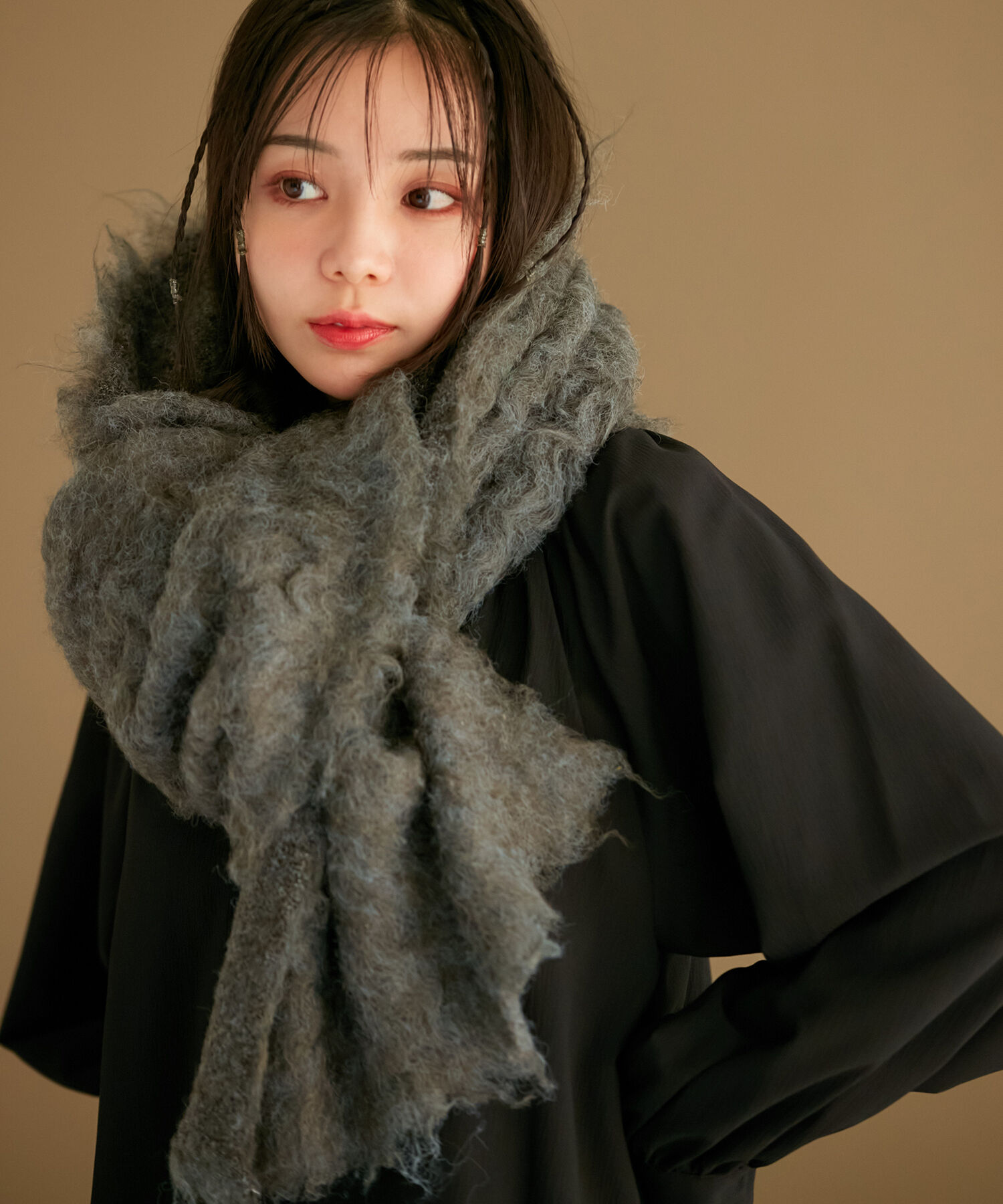 VIS「ふわふわ毛混シャギーストール」|ストール|チャコール(06)