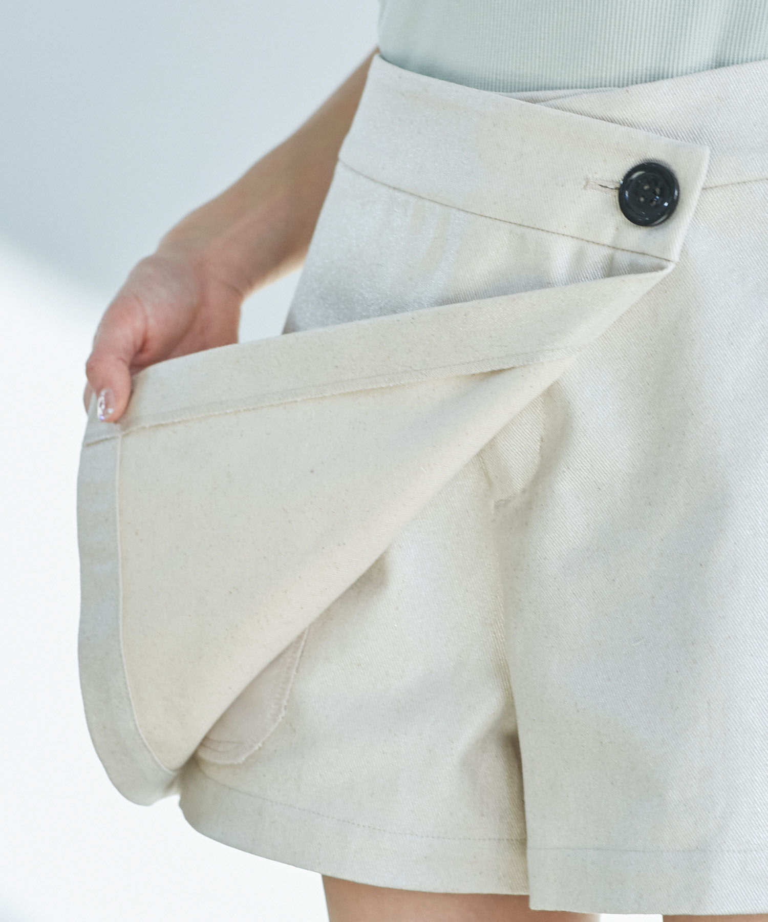 VIS「【STAYC/SUMIN着用】箔プリントミニスカパン」|スラックス|