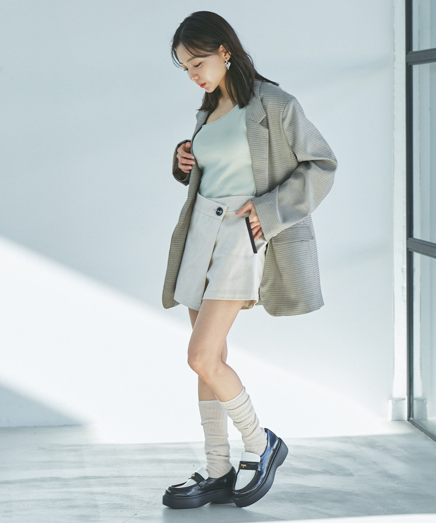 VIS「【STAYC/SUMIN着用】箔プリントミニスカパン」|スラックス|