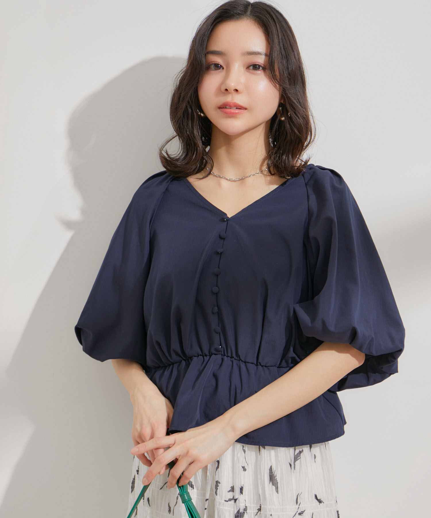 VIS「バルーンスリーブVネックブラウス」|シャツ・ブラウス|