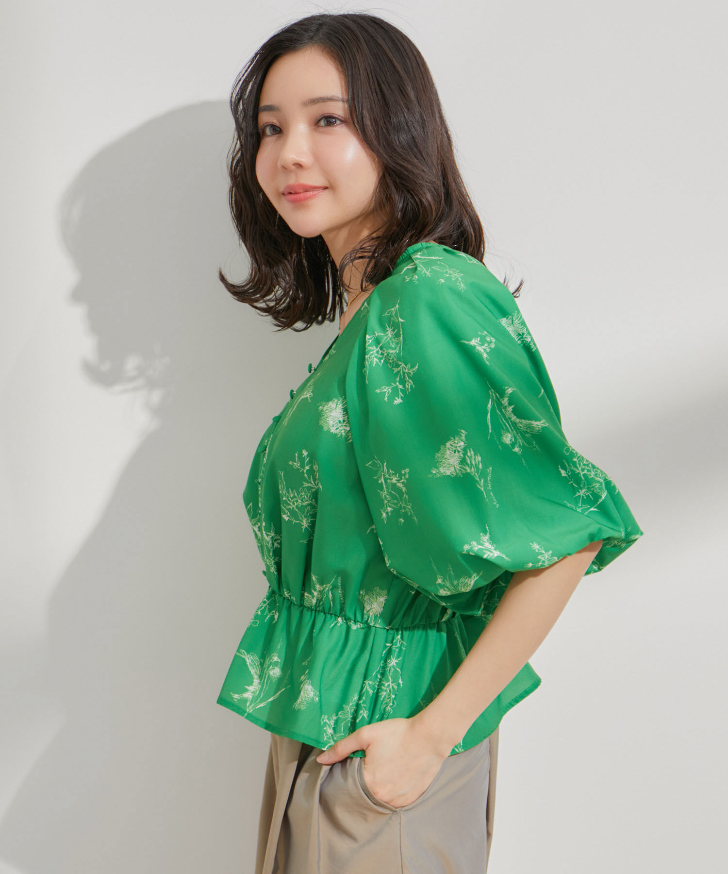 VIS「バルーンスリーブVネックブラウス」|シャツ・ブラウス|