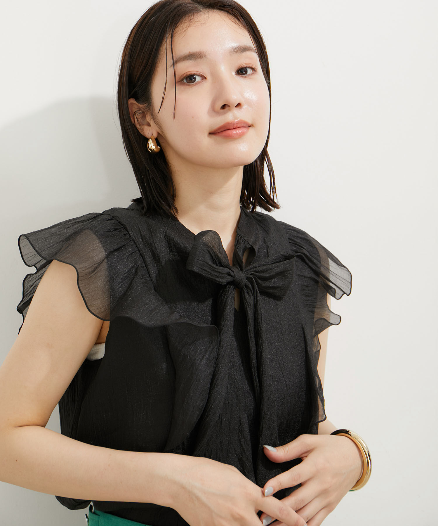 VIS「【新色追加】シャイニーボウタイフリルブラウス【前後2WAY】【洗える】」|シャツ・ブラウス|