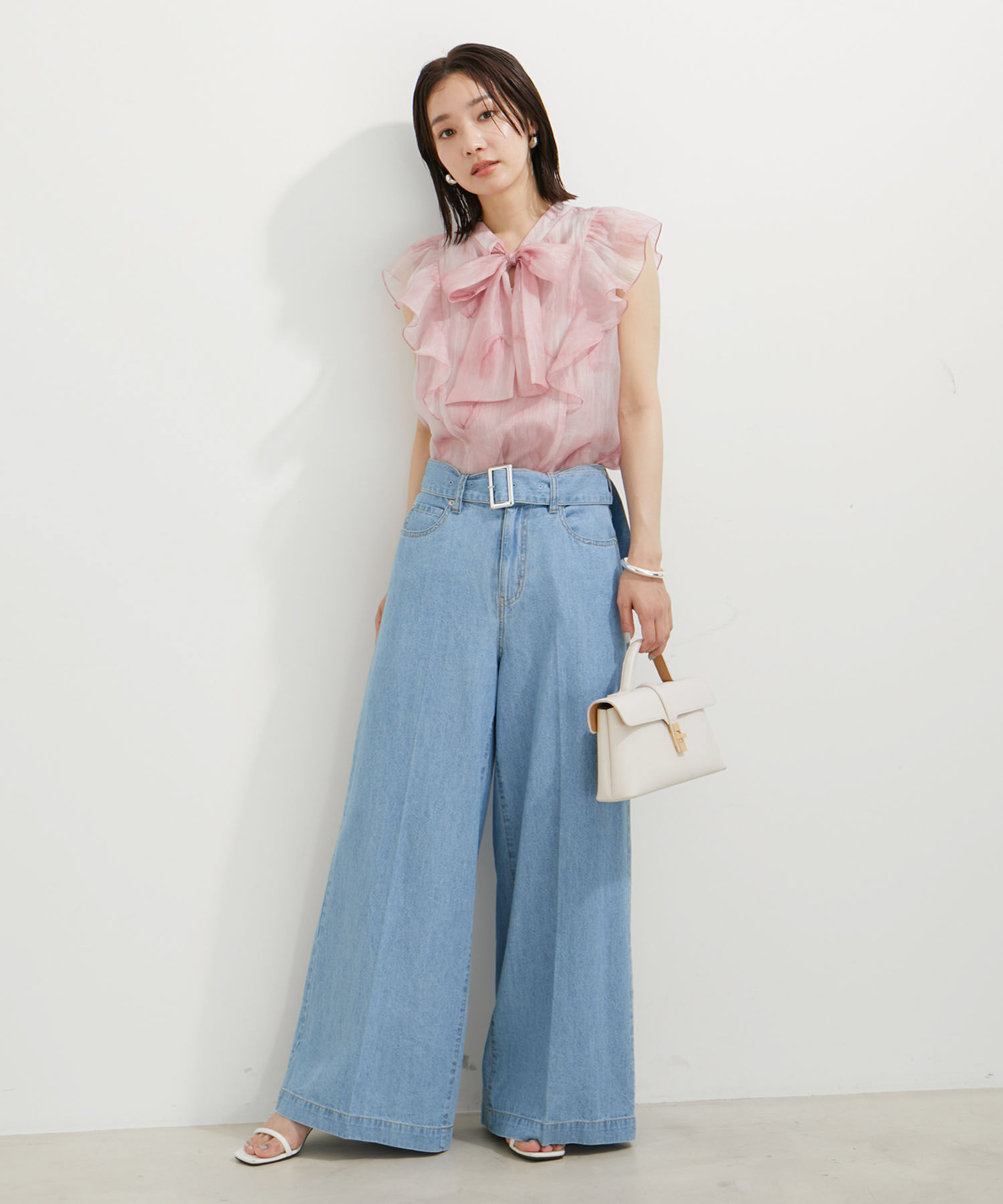 VIS「【新色追加】シャイニーボウタイフリルブラウス【前後2WAY】【洗える】」|シャツ・ブラウス|