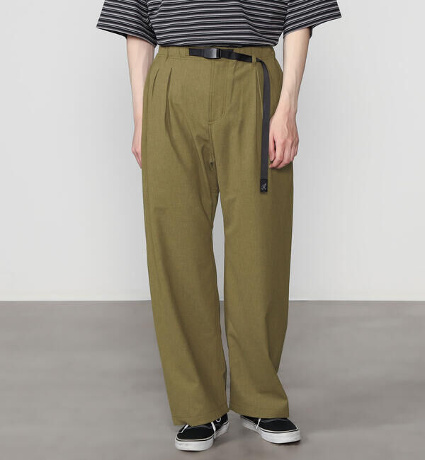  「Gramicci | 〈別注〉2タックシームレスパンツ MEN」|チノ|OLIVE