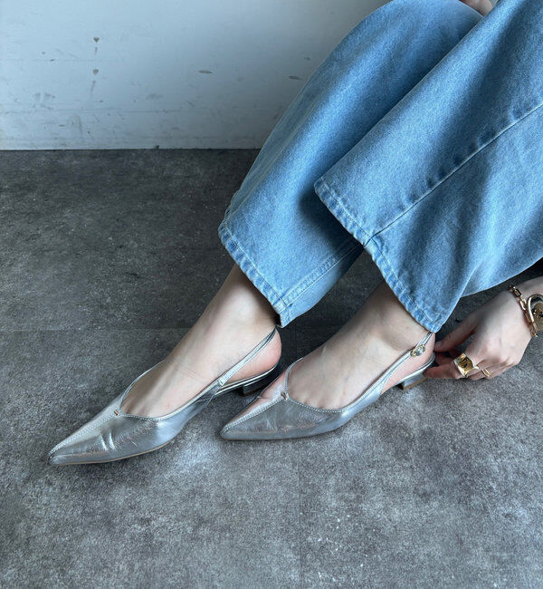  「【WEB限定】ソフトカットバックストラップパンプス」|パンプス|