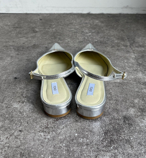  「【WEB限定】ソフトカットバックストラップパンプス」|パンプス|