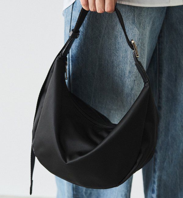  「クラウズナイロンラウンドショルダーバッグ」|ショルダー・メッセンジャー|