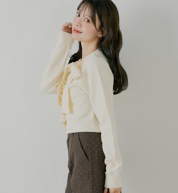  「【SALON by Chico/4色展開】フロントリボンパールフリルトップス」|ニット・セーター|