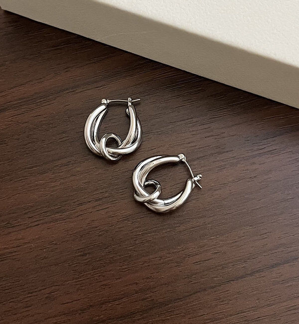  「〈GOLDY/ゴールディ〉ツイストフープピアス」|リング|