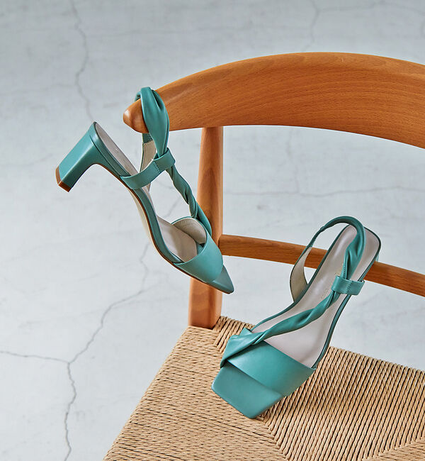 AU BANNISTER「ツイストベルト サンダル」|サンダル|