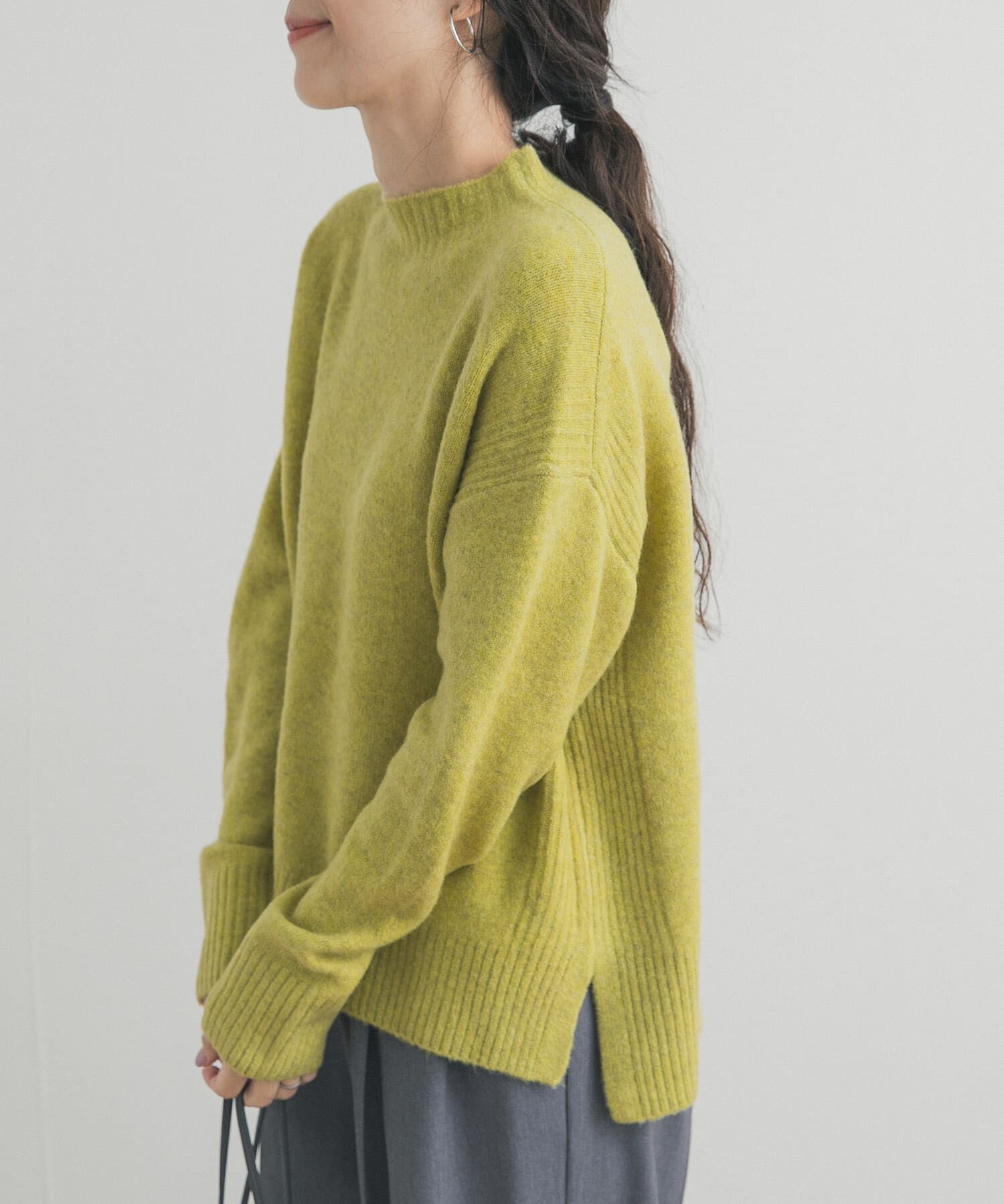 URBAN RESEARCH DOORS「ハイネックサイドスリットニット」|ニット・セーター|