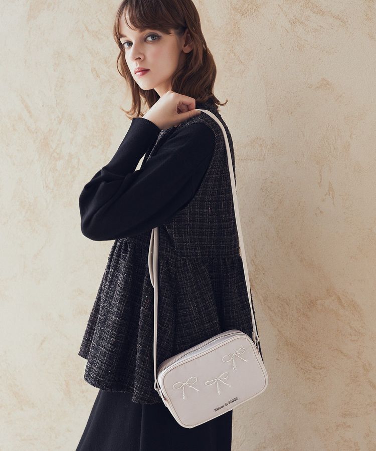 Maison de FLEUR「ビジューリボンスクエアショルダーバッグ」|ショルダー・メッセンジャー|アイボリー