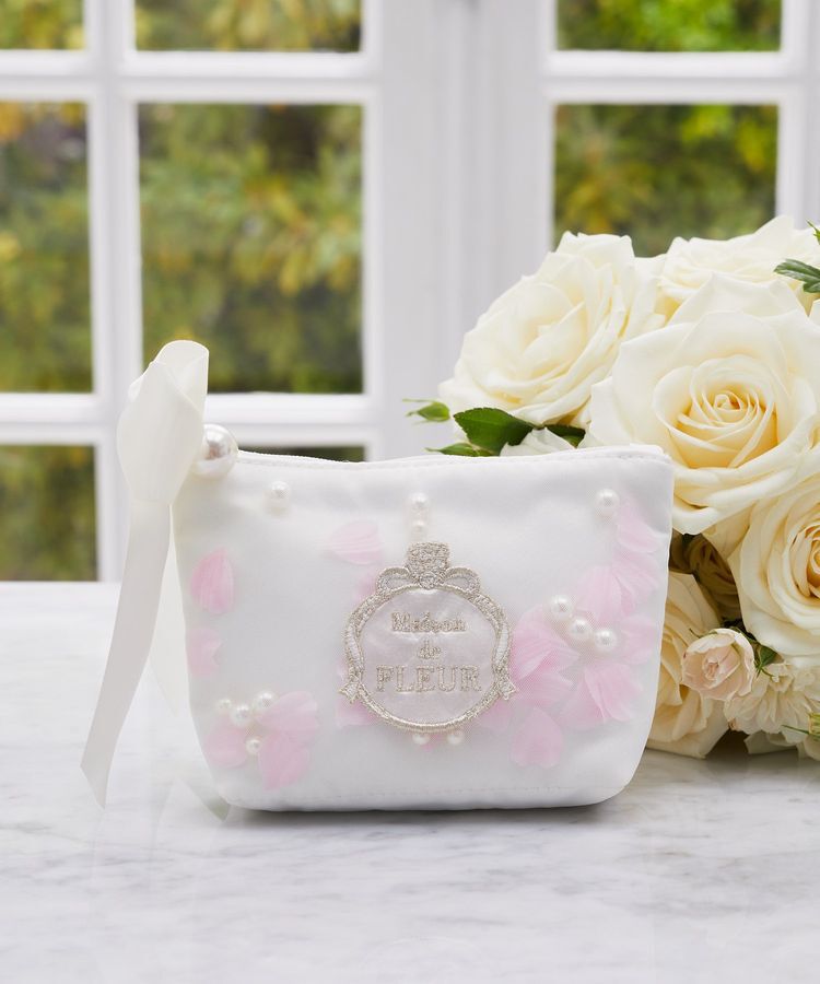 Maison de FLEUR「マリエペタルパールポーチ」|ポーチ|オフホワイト