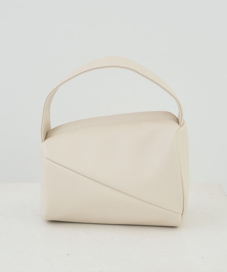YECCA VECCA「【cache cache】アシンメトリーワンハンドルバッグ」|ハンドバッグ|Ivory