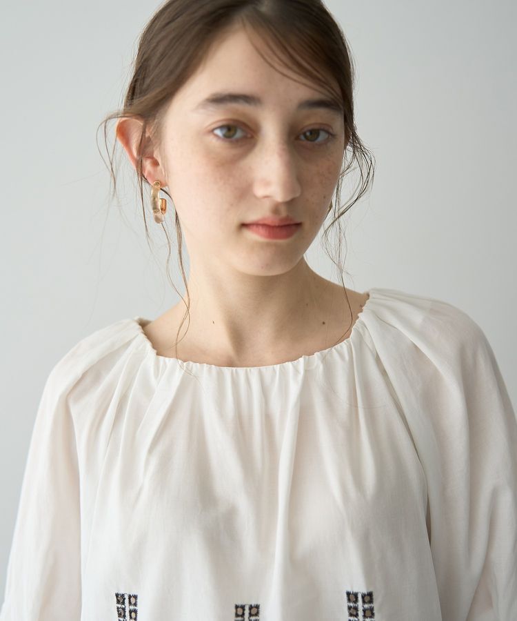 YECCA VECCA「アイレット刺繍タックスリーブブラウス」|シャツ・ブラウス|