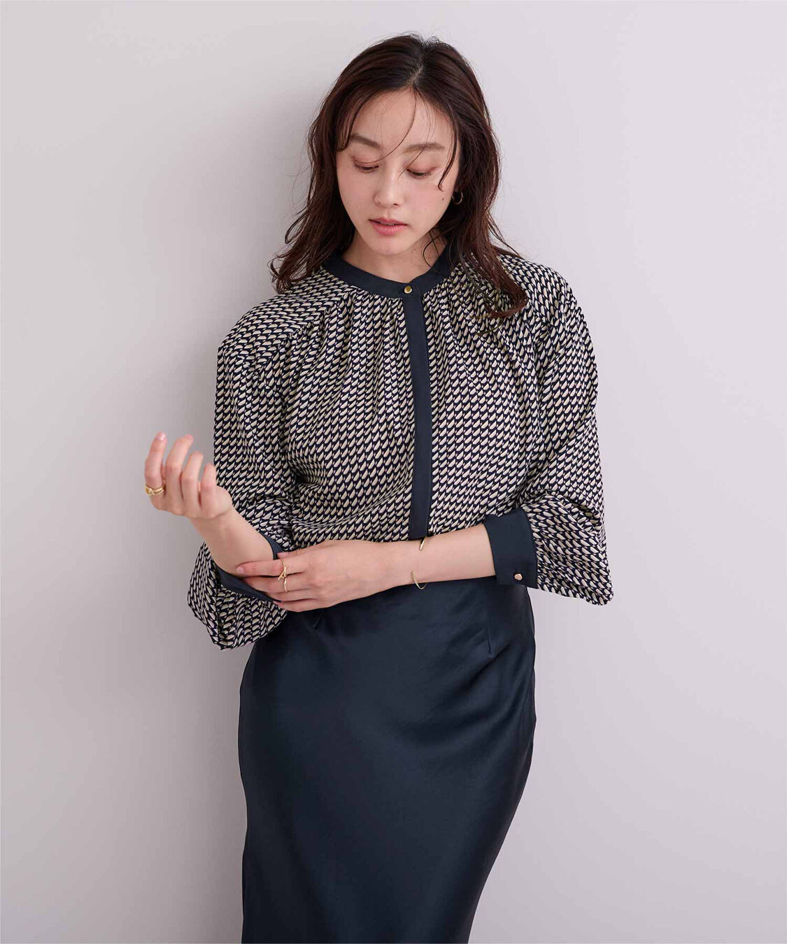 ur's「ジオメトリックバンドカラーブラウス」|シャツ・ブラウス|