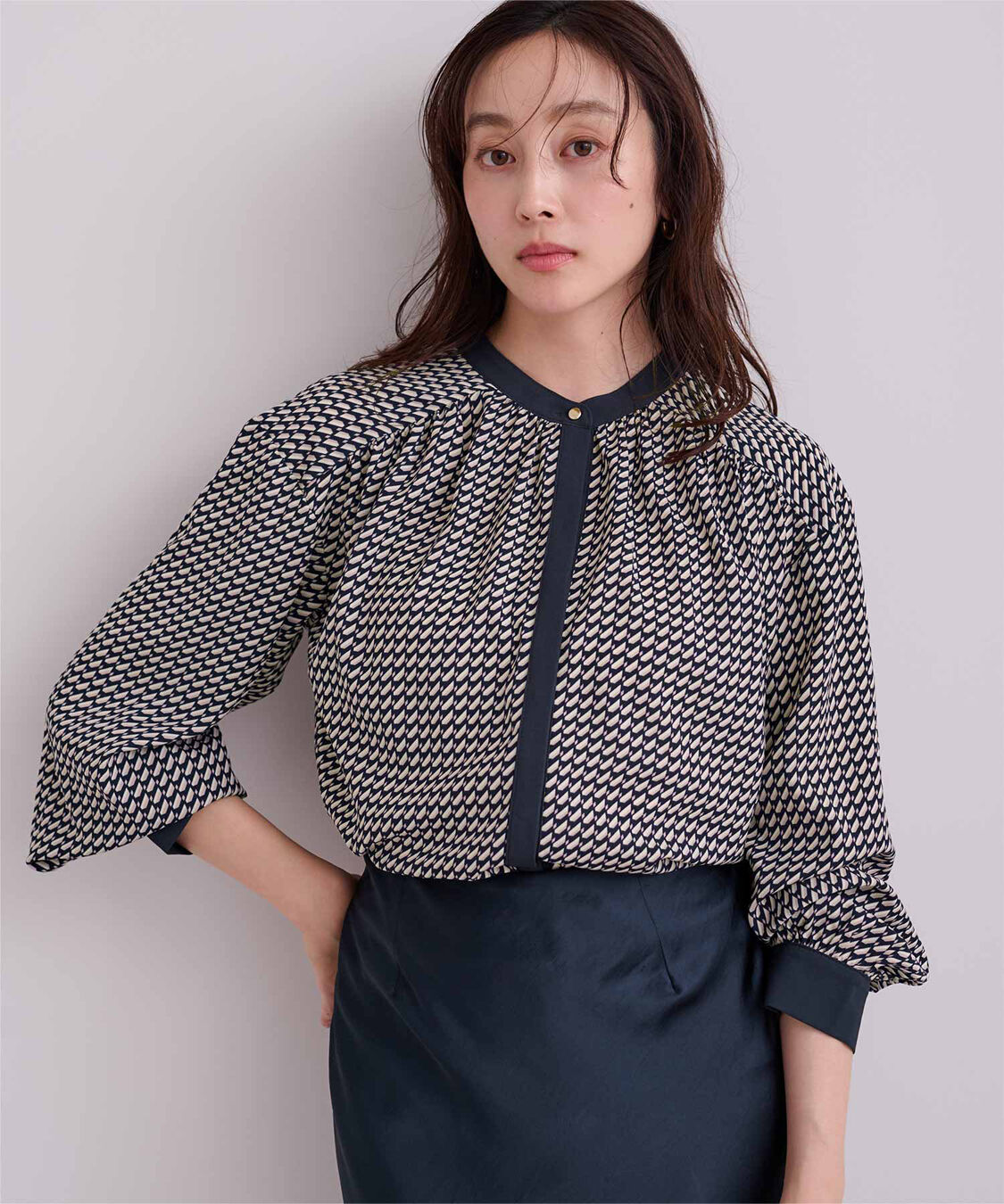 ur's「ジオメトリックバンドカラーブラウス」|シャツ・ブラウス|