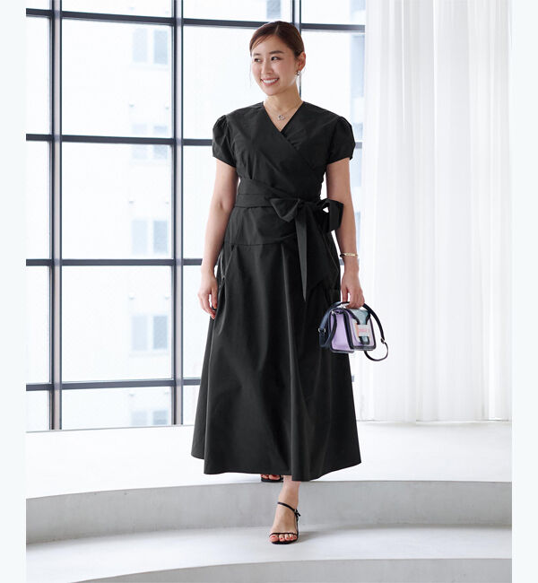 ur's「【八田真理子さんコラボアイテム】パフスリーブカシュクールフレアワンピース」|ワンピース|ブラック