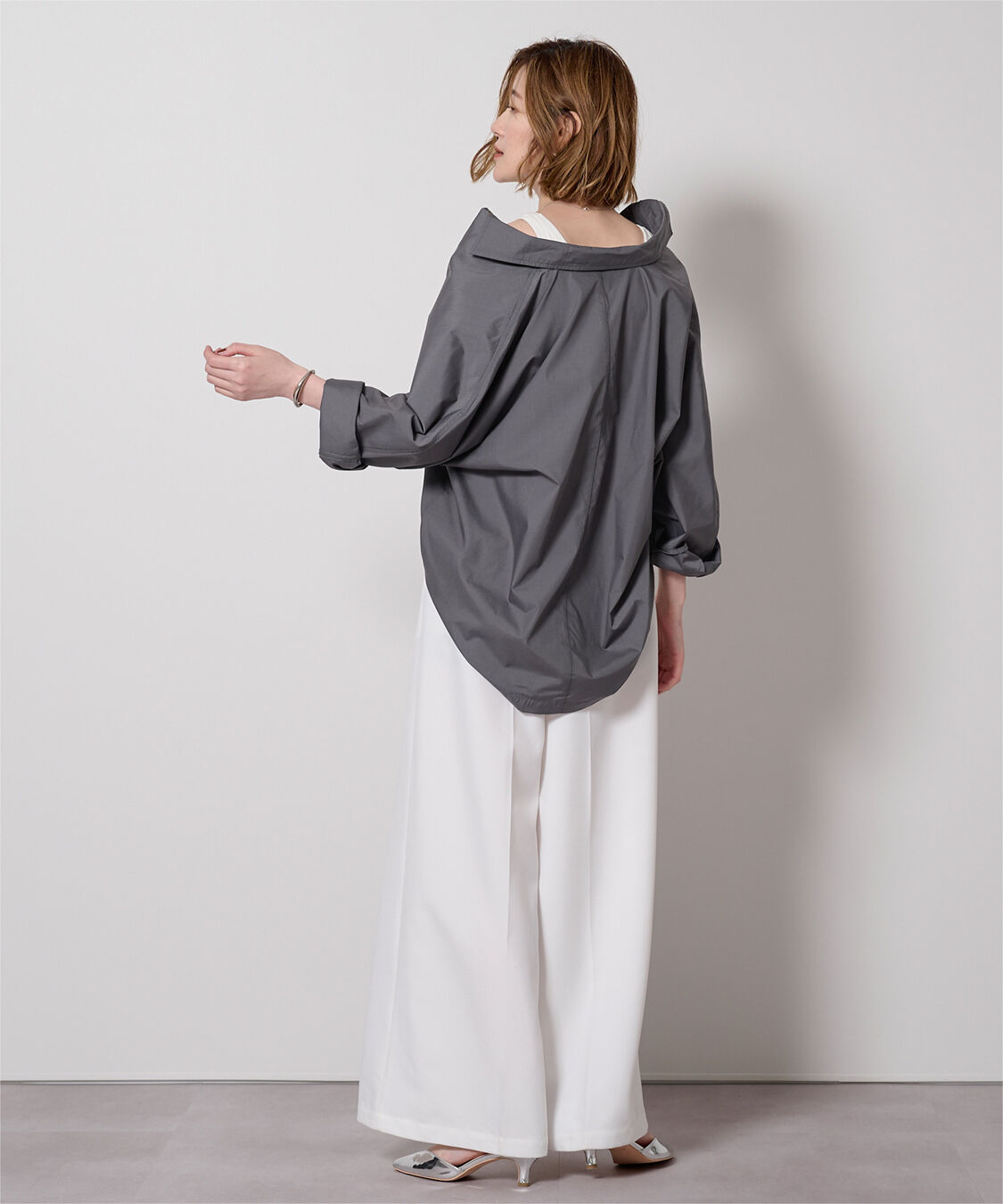 ur's「スキッパーネックドルマンスリーブオーバーサイズシャツ」|シャツ・ブラウス|