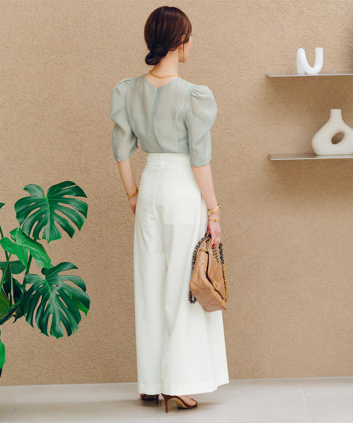 ur's「【星玲奈さんコラボアイテム】パワーショルダーウエストシェイプトップス」|Tシャツ・カットソー|